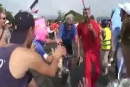 Arrivée du tour de france pour un inconnu