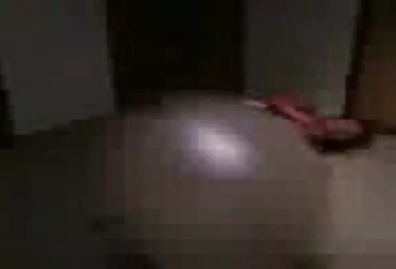 Une fille frappée par une balle