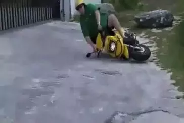 Grosse chute en scooter