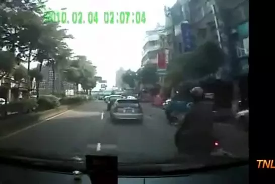 Les asiatiques au volant !