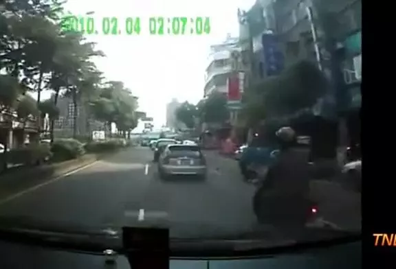 Les asiatiques au volant !