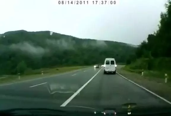 Un accident qui montre que la ceinture de sécurité est indispensable