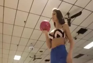 Le bowling est un sport très HOT et SEXY !
