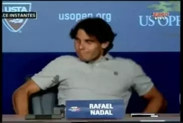 Raphael Nadal est pris de crampes et fait un malaise en direct !