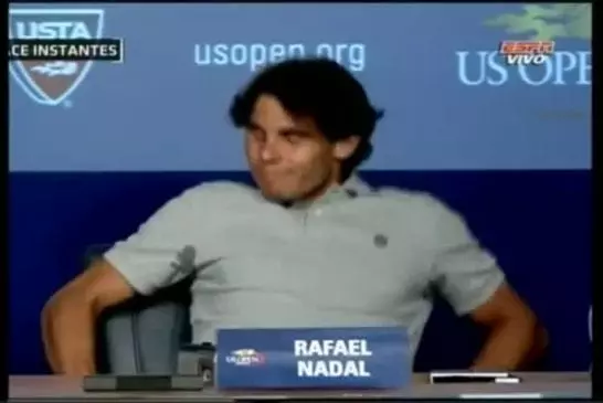 Raphael Nadal est pris de crampes et fait un malaise en direct !