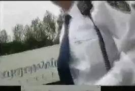 Un homme a trouvé la bonne idée de faire une sieste sur la bande de droite d’une autoroute !