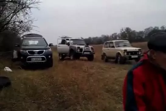 Un ancien membre de l’armée ukrainienne a très bien éduqué son chien !