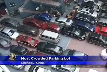 En chine , ce parking d’hotel devrait être dans le guinnes book des records !