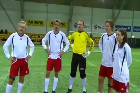 Des joueurs de football reçoivent des chocs quand ceux-ci jouent mal !