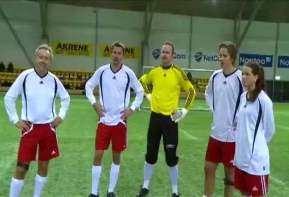 Des joueurs de football reçoivent des chocs quand ceux-ci jouent mal !