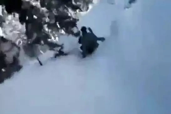 Une piste de luge faite maison