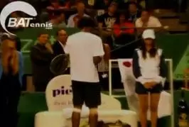 Gael Monfils fait un pas de dance en Argentine