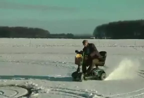 Un fauteuil roulant à 110 km/h