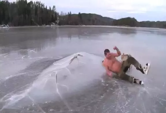 Bourré sur un lac gelé !