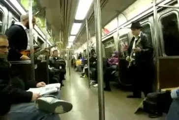 Super Mario dans le métro !