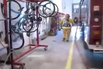 Un pompier très maladroit !