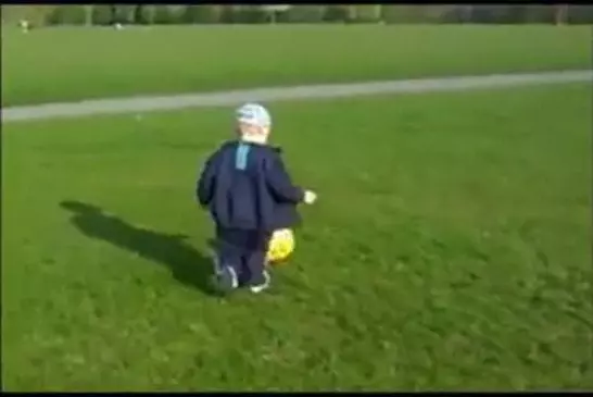 Un headshot sur la tête d’un bébé !