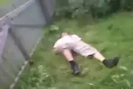 Comment se casser le dos sur une barrière