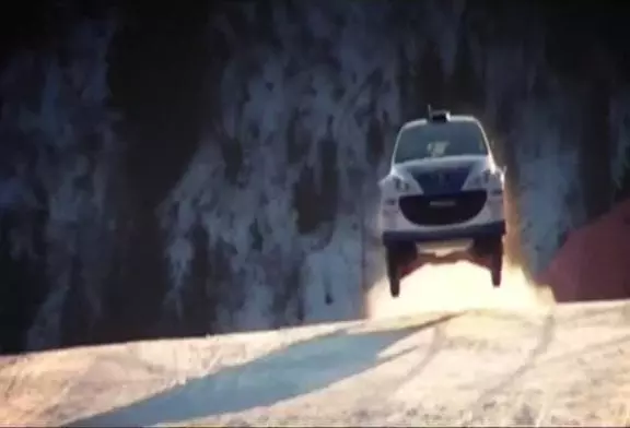 Une peugeot contre un skieur !