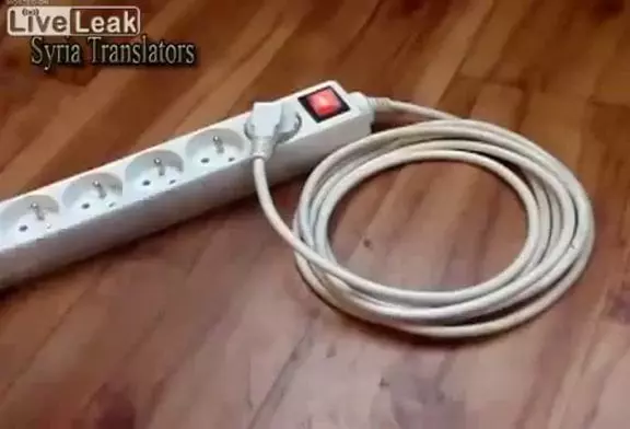 Il produit de l’électricité sans prise !