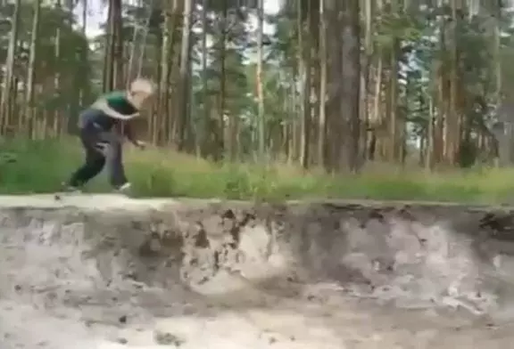 Entraînement militaire au jardin d’enfants