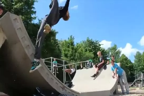 Kid parkour fail