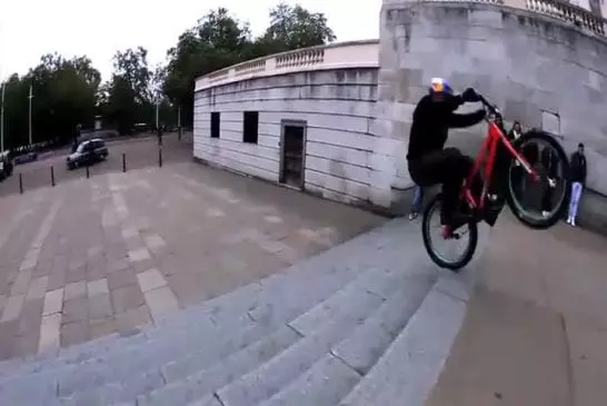 Danny MacAskill dans les rues de Londres