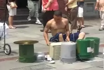 Amazing Street drummer - One of the best i ve seen