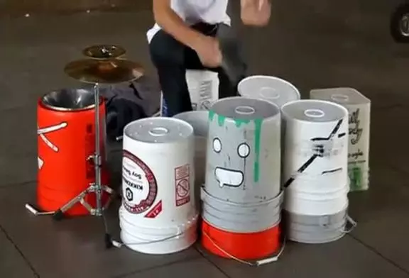 Amazing Street Drummer