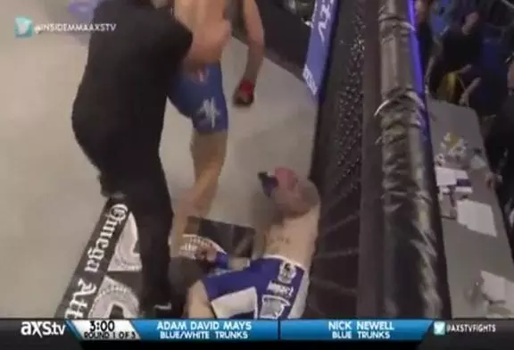 Un combattant de MMA a un seul bras