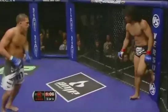 Ninja dans un combat de MMA