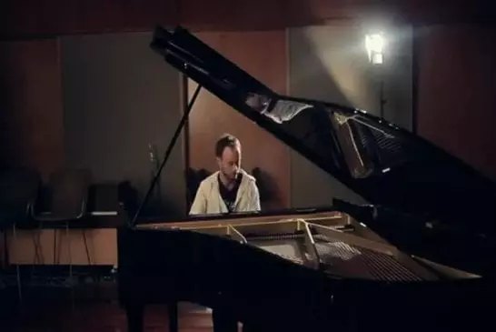Medley des musiques de Super Mario Bros au piano