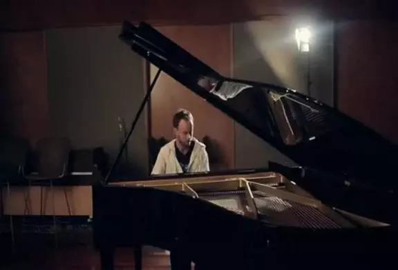 Medley des musiques de Super Mario Bros au piano