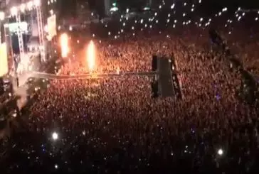 PSY fait un concert gratuit pour 80 000 personnes