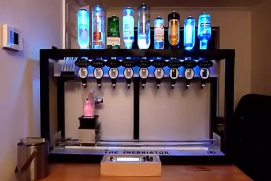 Une machine à cocktail