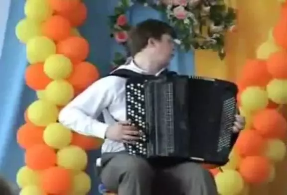 Un façon cool de jouer de l’accordéon
