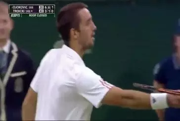 Un fan donne un conseil sur la façon de battre Djokovic à Wimbledon