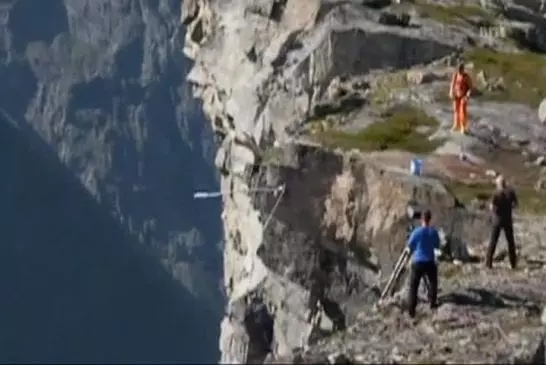 Barre fixe et Base Jump pour Richard Henriksen