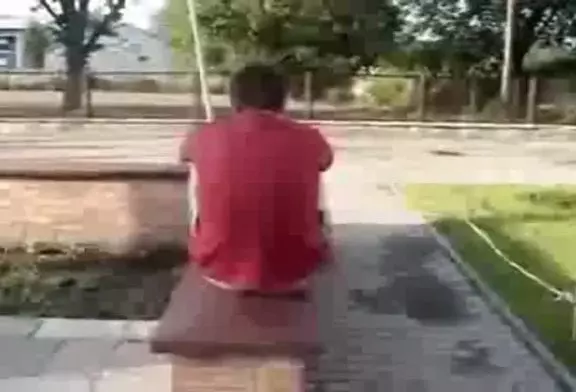 Un petit gros s’essaie au Parkour