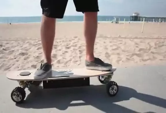 Un skateboard électrique