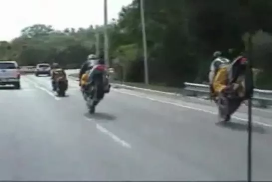 Motard idiot