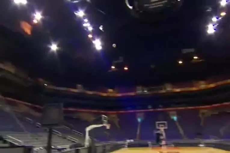 Record du monde du plus grand shot de basket-ball