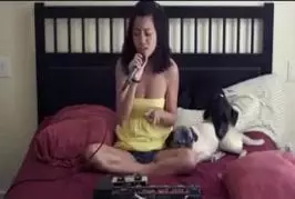 Fille fait des loop incroyables