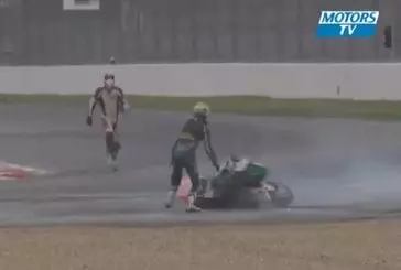 Accident inhabituel pour deux motos de course