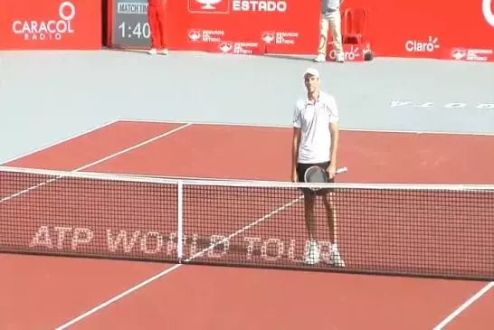 Un serrage de main très particulier entre Ivo Karlovic et Dudi Sela