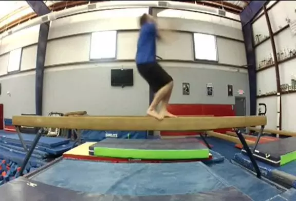 Backflip sur une poutre FAIL