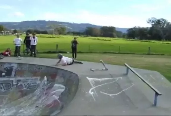 Scooter backflip FAIL