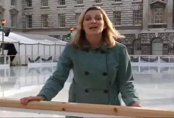 Reporter n'arrive pas à faire son reportage sur une patinoire