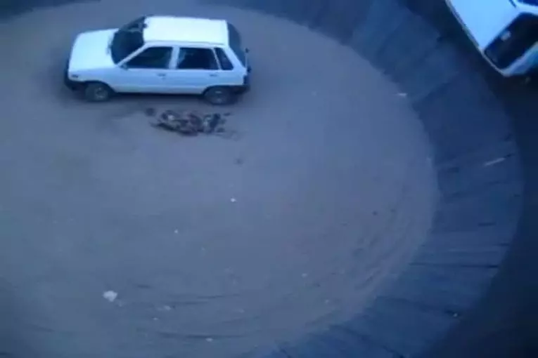 Tonneau de la mort en moto