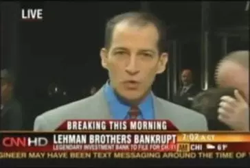 2 mecs se consolent en direct sur CNN après la faillite de Lehman Brothers
